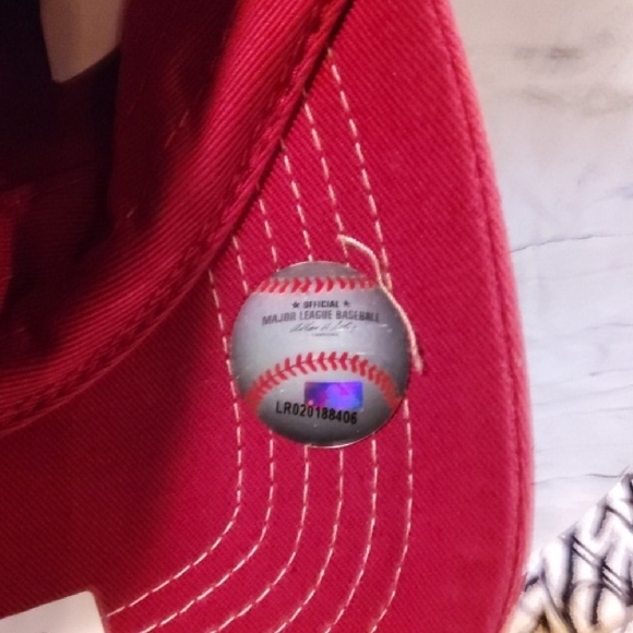 Red Baseball Cap with P Logo - Picture 4 of 4
